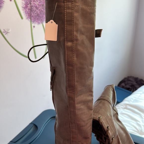 Over the knee gray boot, size 9 - Picture 6 of 7